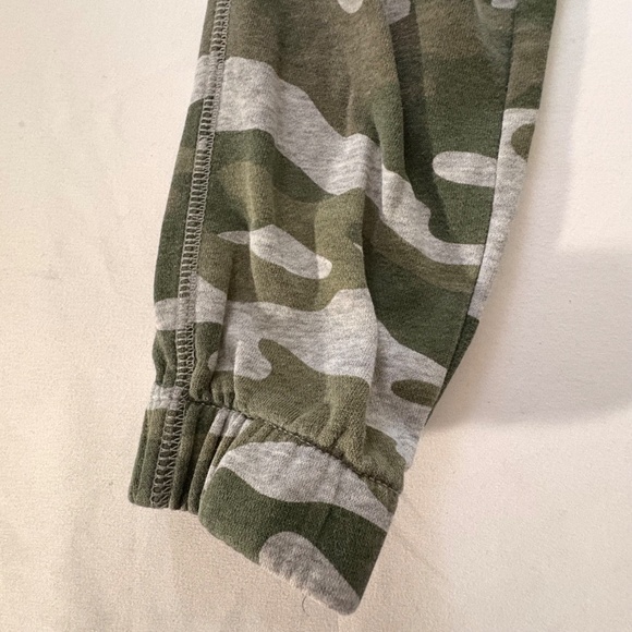 Carter's Kids Sweat Pants Camouflage Drawstring Elastic Waist & Cuffs Boys 4/5 M - Picture 3 of 8